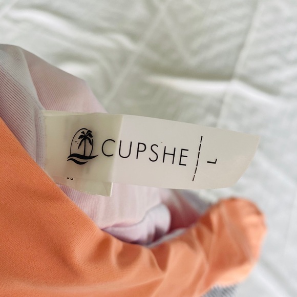 Cupshe One Piece Swimsuit - Picture 3 of 3